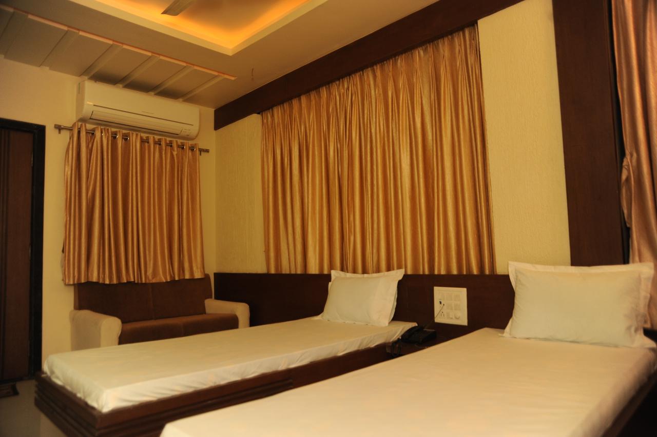 Tulsi Motel Nadiad Bagian luar foto